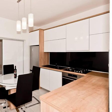 Apartment White Pearl ราชานาส ภายนอก รูปภาพ