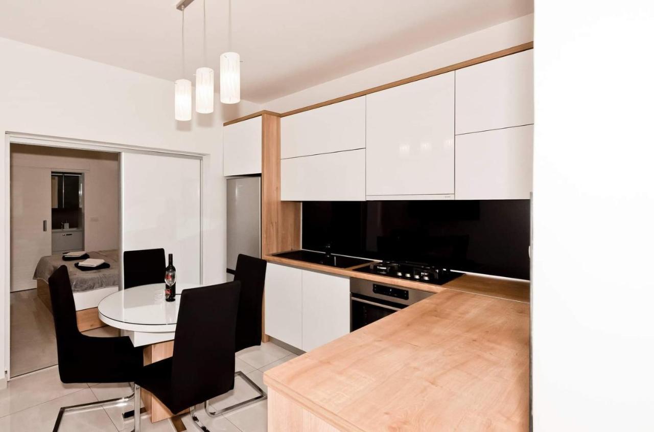 Apartment White Pearl ราชานาส ภายนอก รูปภาพ